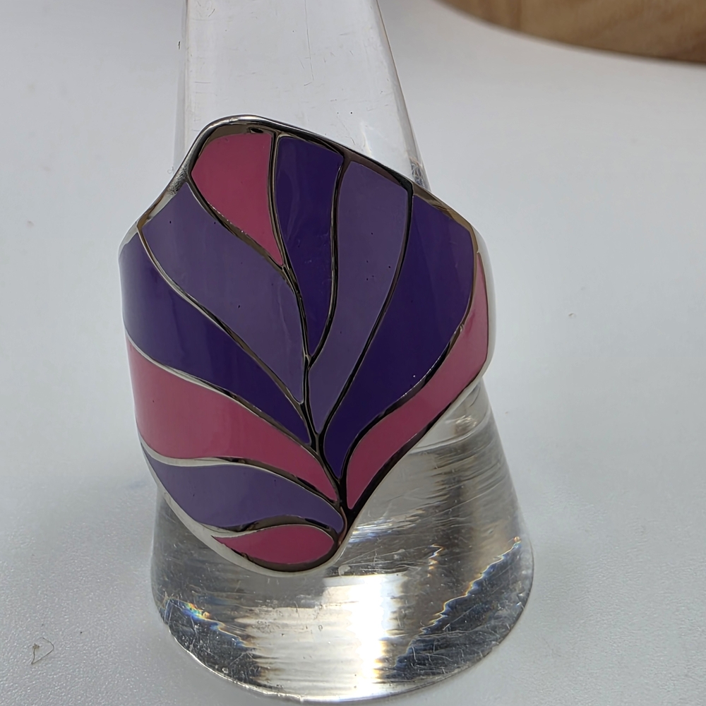 Elegant Pink and Purple Enamel Ring (727)
